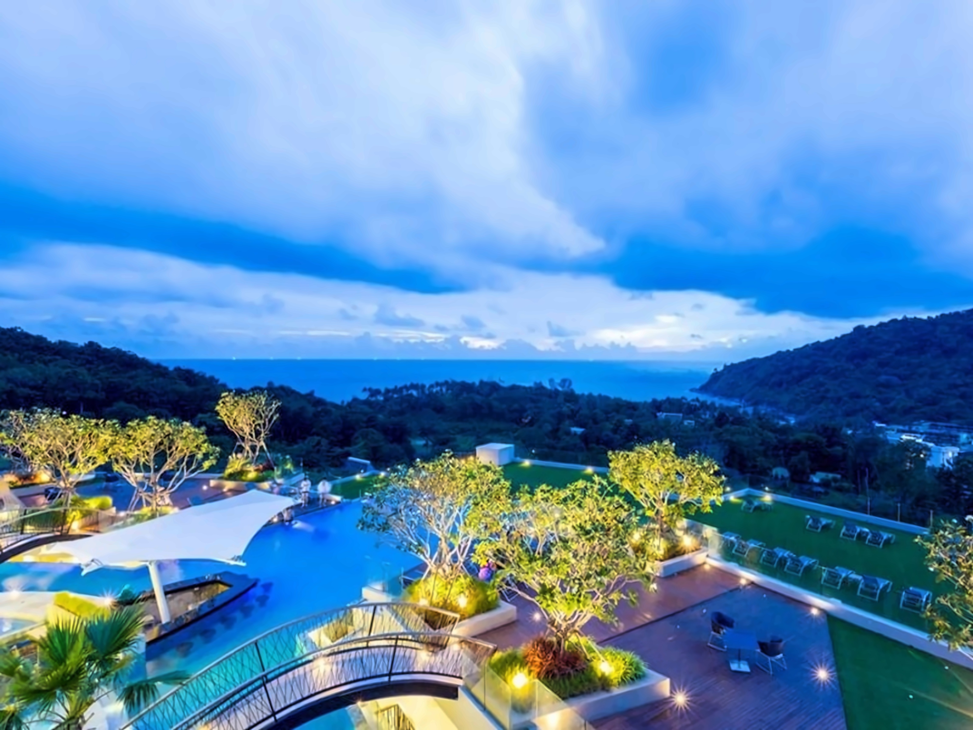 Crest Resort & Pool Villas Phuket Patong Таиланд photo, price for the ...